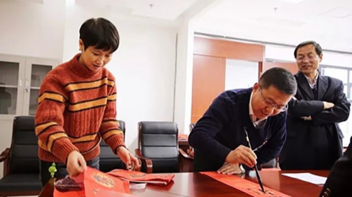 д������ף���